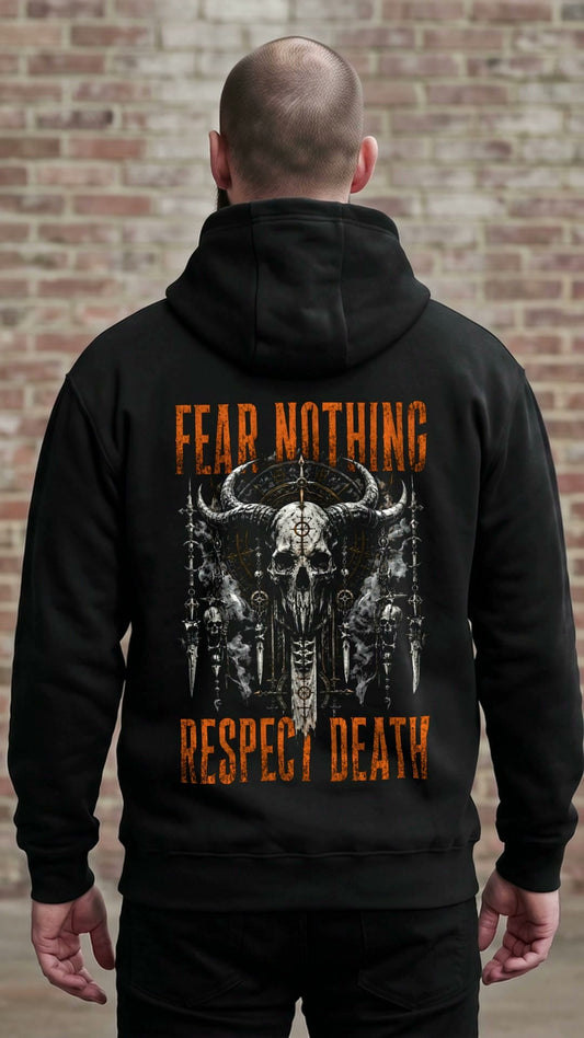 KI-erzeugtes Video: Memento Mori Hoodie Fear Nothing. Respect Death. getragen, vorne MEMENTO MORI, hinten das Rückenmotiv