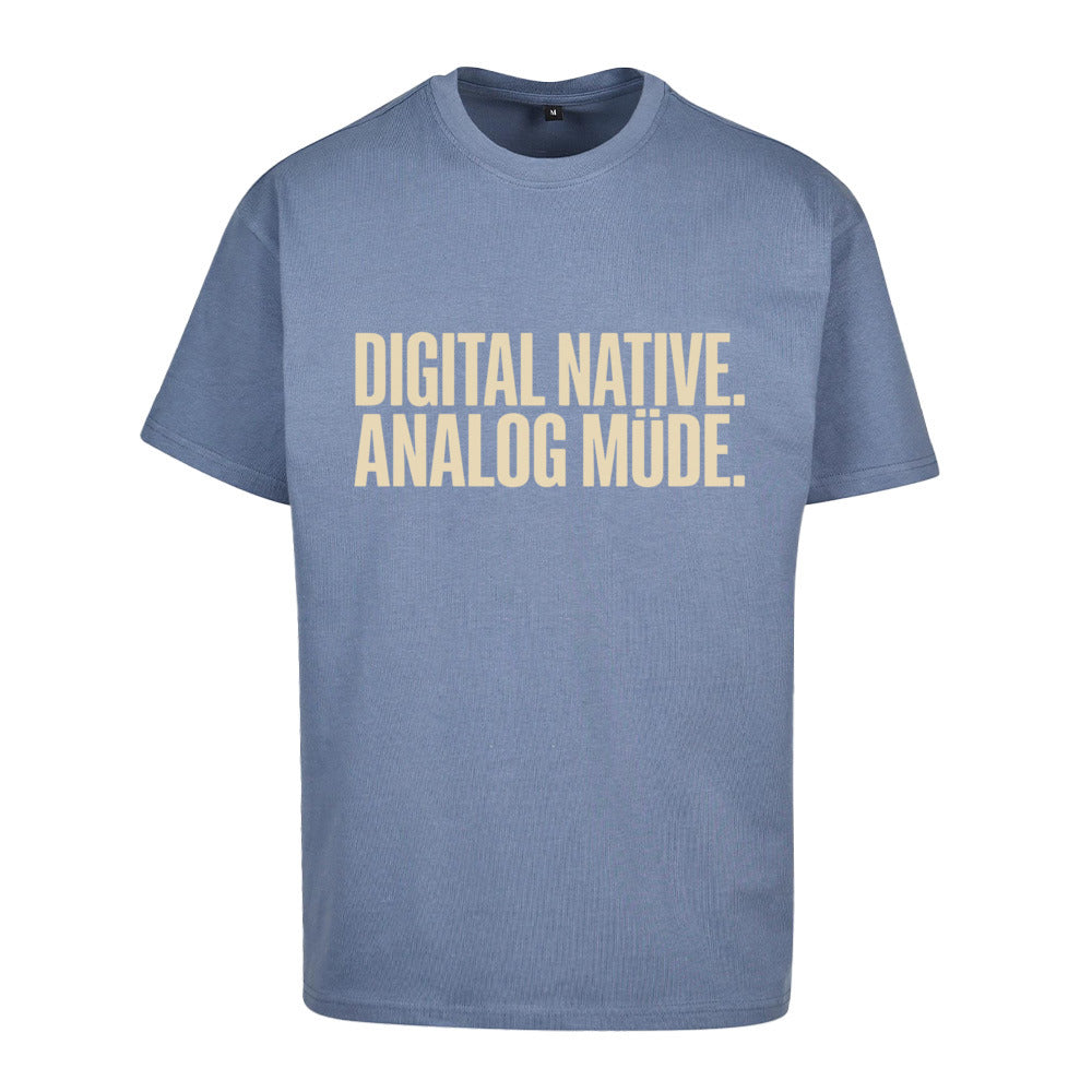SVARTWEAR Unisex T-Shirt - „ANALOG MÜDE“ - 240 GSM HEAVYWEIGHT COTTON