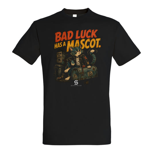 SVARTWEAR Bunte Biester Shirt „BAD LUCK HAS A MASCOT.“