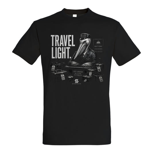 SVARTWEAR Statement Shirt „Travel Light.“