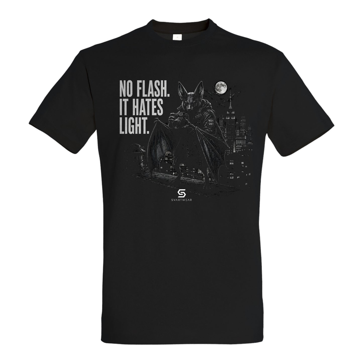 SVARTWEAR Statement Shirt „No Flash. It Hates Light.“