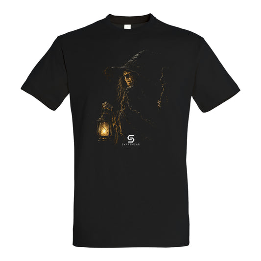 SVARTWEAR Halloween Shirt „The Last Witch.“