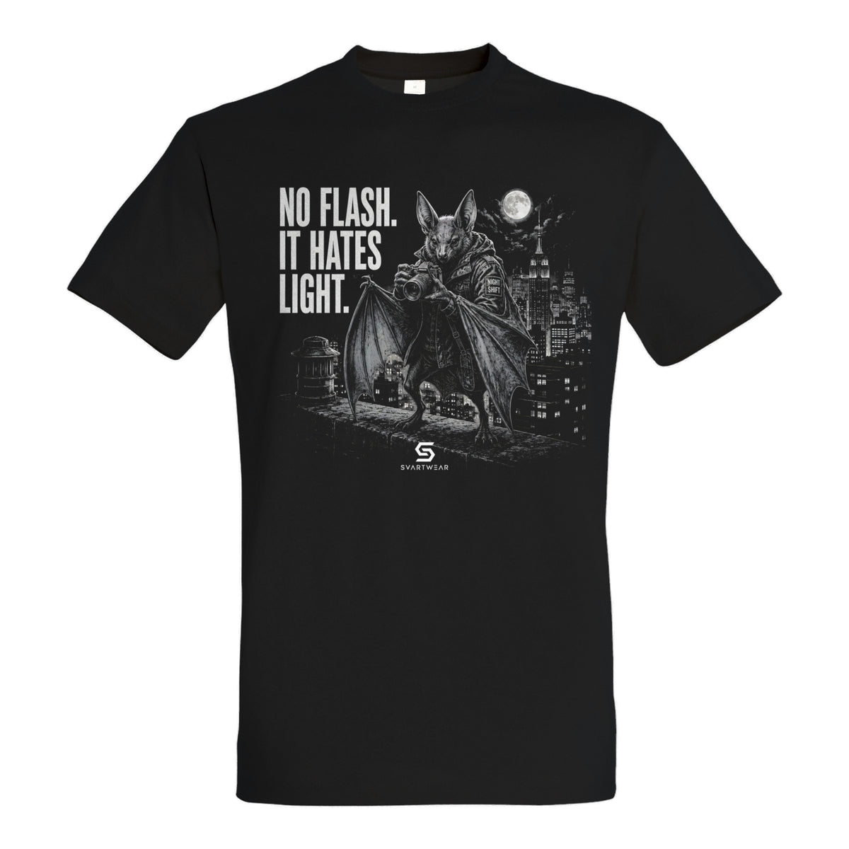 SVARTWEAR Statement Shirt „No Flash. It Hates Light.“
