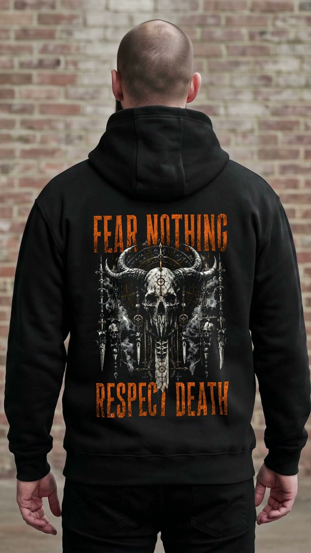 KI-erzeugtes Video: Memento Mori Hoodie Fear Nothing. Respect Death. getragen, vorne MEMENTO MORI, hinten das Rückenmotiv