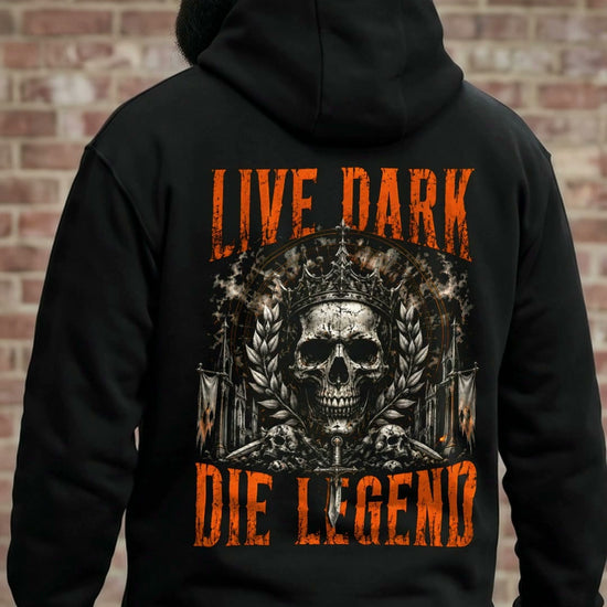 KI-erzeugtes Video: Memento Mori Hoodie Live Dark. Die Legend. getragen, vorne MEMENTO MORI, hinten das Rückenmotiv